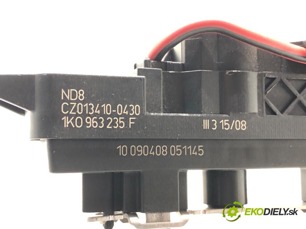 VW PASSAT B6 Variant (3C5) 2005 - 2011    2.0 TDI 103 kW [140 KM] olej napędowy 2005 - 2009  topné těleso radiátor topení elektrická 1K0963235F (Radiátory topení)