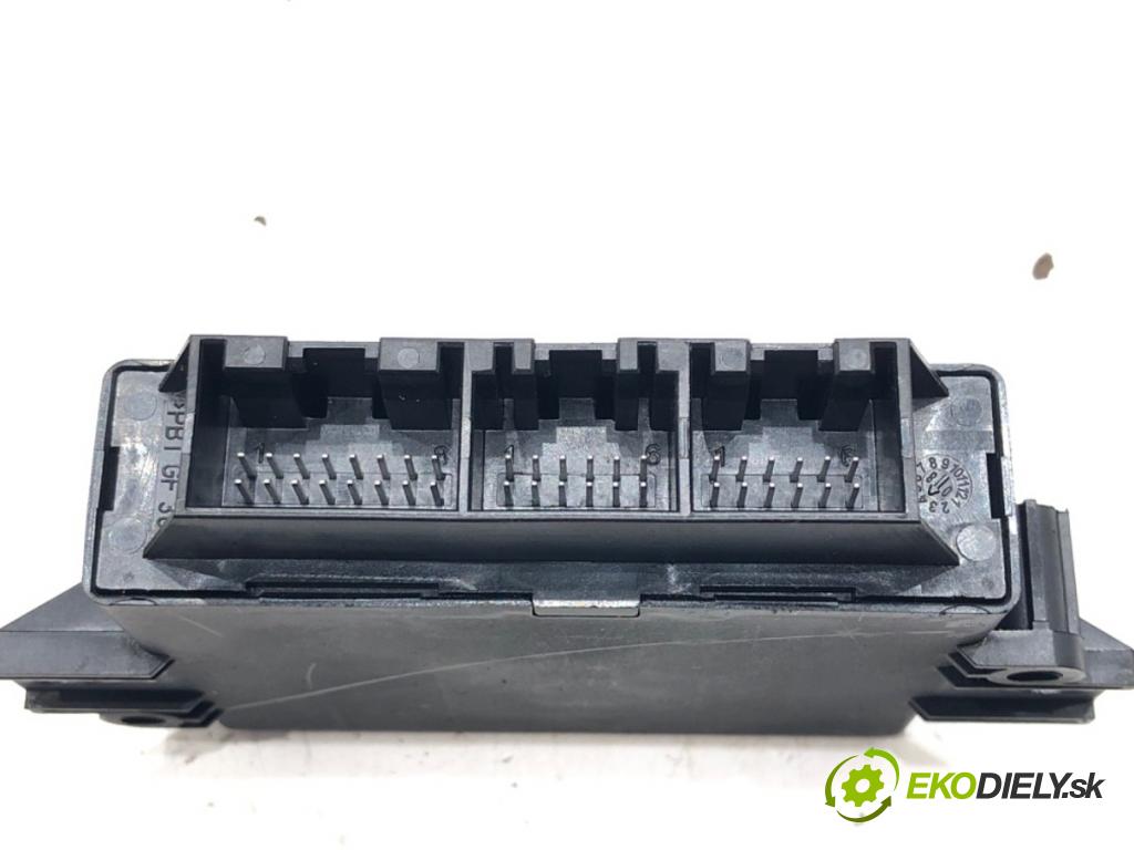 VW PASSAT B6 Variant (3C5) 2005 - 2011    2.0 TDI 103 kW [140 KM] olej napędowy 2005 - 2009  Modul PDC 3C0919283C (Ostatné)