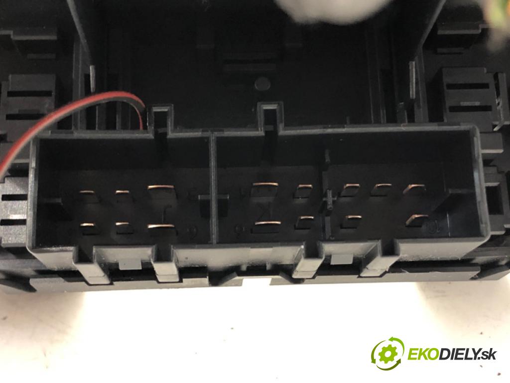 VW PASSAT B6 Variant (3C5) 2005 - 2011    2.0 TDI 103 kW [140 KM] olej napędowy 2005 - 2009  Modul BORDNETZ 3C0937049AJ (Ostatné)