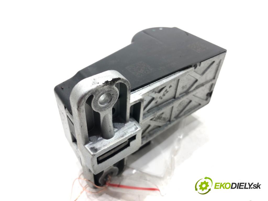 VW PASSAT B6 Variant (3C5) 2005 - 2011    2.0 TDI 103 kW [140 KM] olej napędowy 2005 - 2009  blokáda volantu 3C0905861G (Ostatné)