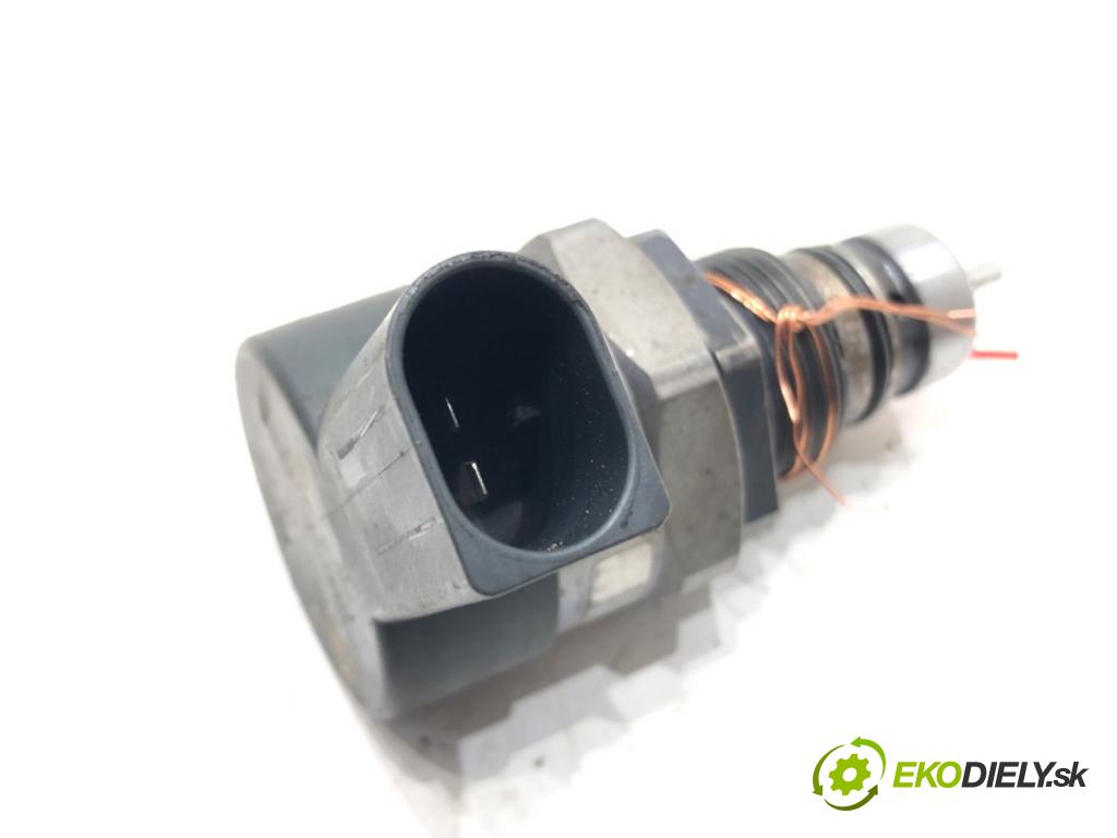 VW PASSAT B6 Variant (3C5) 2005 - 2011    2.0 TDI 103 kW [140 KM] olej napędowy 2005 - 2009  Regulátor tlaku paliva 0281002859 057130764H (Ostatné)