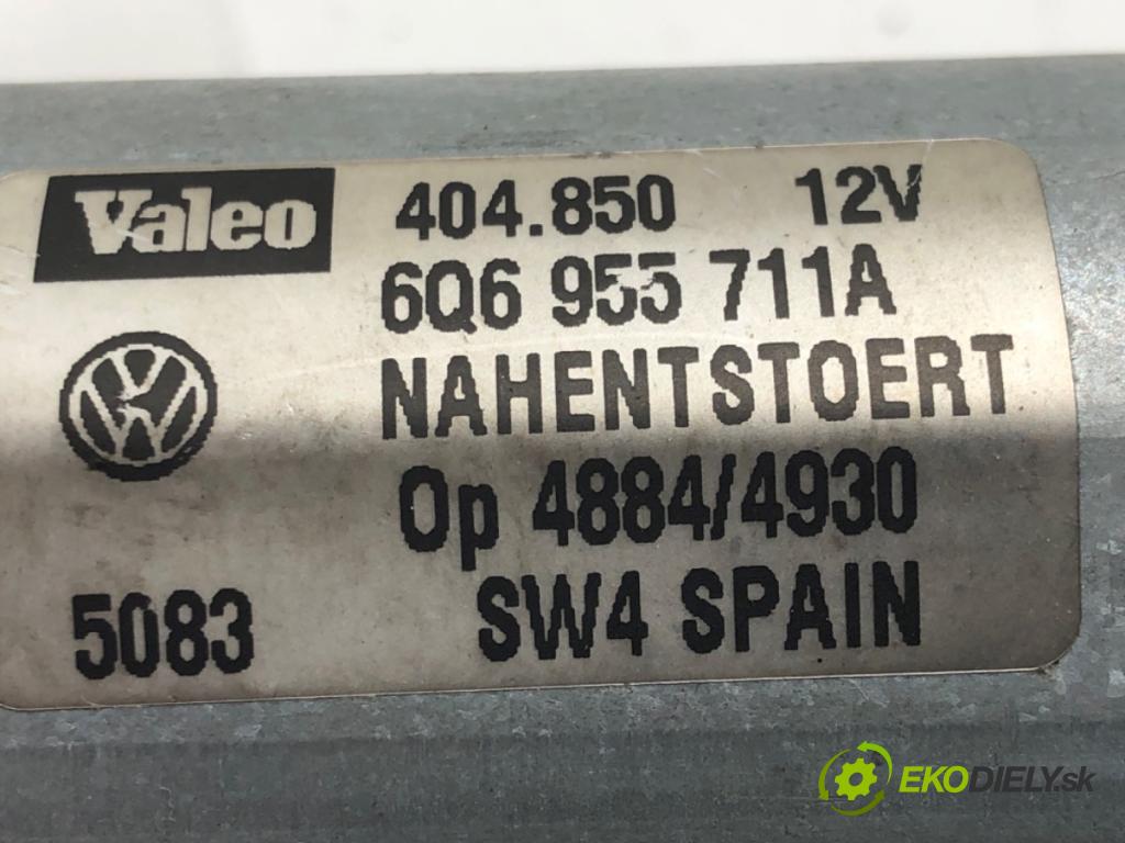 VW POLO (9N_, 9A_) 2001 - 2014    1.2 12V 47 kW [64 KM] benzyna 2001 - 2007  motor stěračů zadní část 6Q6955711A