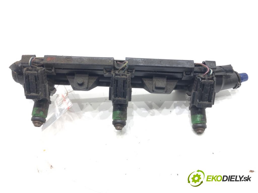 VW POLO (9N_, 9A_) 2001 - 2014    1.2 12V 47 kW [64 KM] benzyna 2001 - 2007  Lišta vstrekovacia 03E906031 (Vstrekovacie lišty)