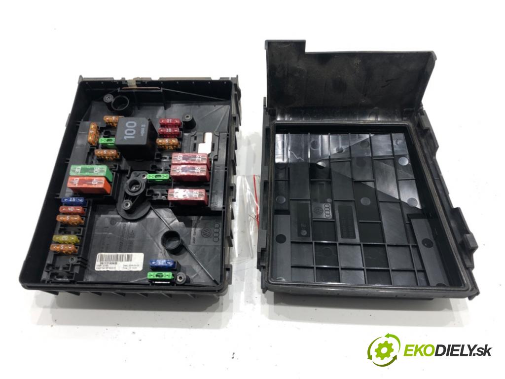 SKODA OCTAVIA II (1Z3) 2004 - 2013    1.9 TDI 77 kW [105 KM] olej napędowy 2004 - 2010  skříňka poistková  (Pojistkové skříňky)