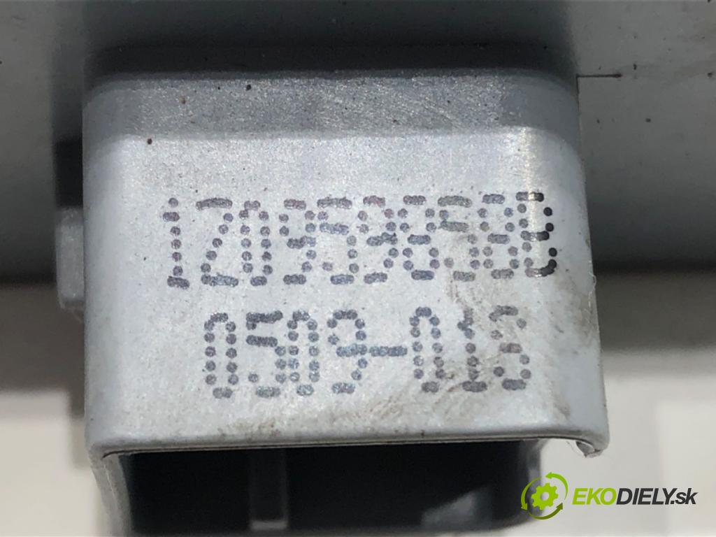 SKODA OCTAVIA II (1Z3) 2004 - 2013    1.9 TDI 77 kW [105 KM] olej napędowy 2004 - 2010  Prepínač okien 1Z0959858B (Prepínače, spínače, tlačidlá a ovládače kúrenia)