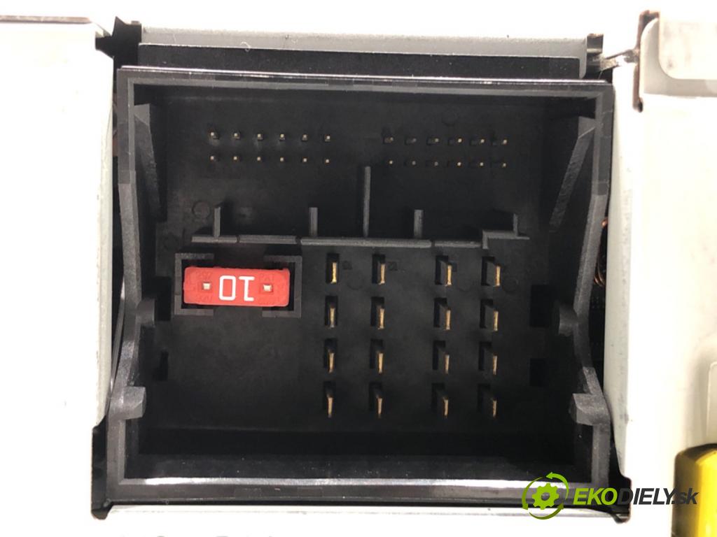 MERCEDES-BENZ KLASA A (W176) 2012 - 2018    A 180 CDI (176.000) 80 kW [109 KM] olej napędowy 2012 - 2014  RADIO A2469006710 (Audio zariadenia)