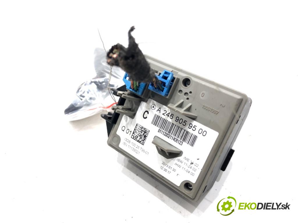 MERCEDES-BENZ KLASA A (W176) 2012 - 2018    A 180 CDI (176.000) 80 kW [109 KM] olej napędowy 2012 - 2014  spinačka A2469059500 (Spínacie skrinky a kľúče)