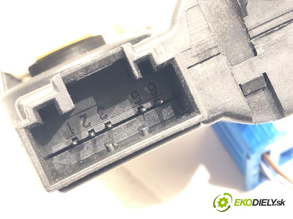 SKODA OCTAVIA III (5E3, NL3, NR3) 2012 - 2022    1.4 TSI 110 kW [150 KM] benzyna 2014 - 2020  Motorček kúrenia 5Q0907511K (Motorčeky kúrenia)