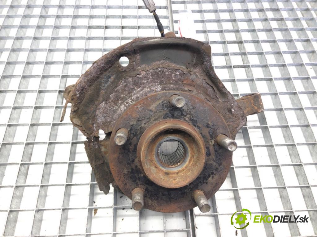 NISSAN X-TRAIL I (T30) 2001 - 2013    2.2 dCi 100 kW [136 KM] olej napędowy 2003 - 2013  náboj pravy predný 