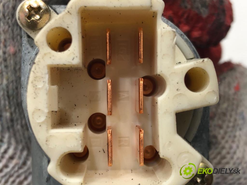 NISSAN X-TRAIL I (T30) 2001 - 2013    2.2 dCi 100 kW [136 KM] olej napędowy 2003 - 2013  spinačka 28590C9902 (Spínacie skrinky a kľúče)