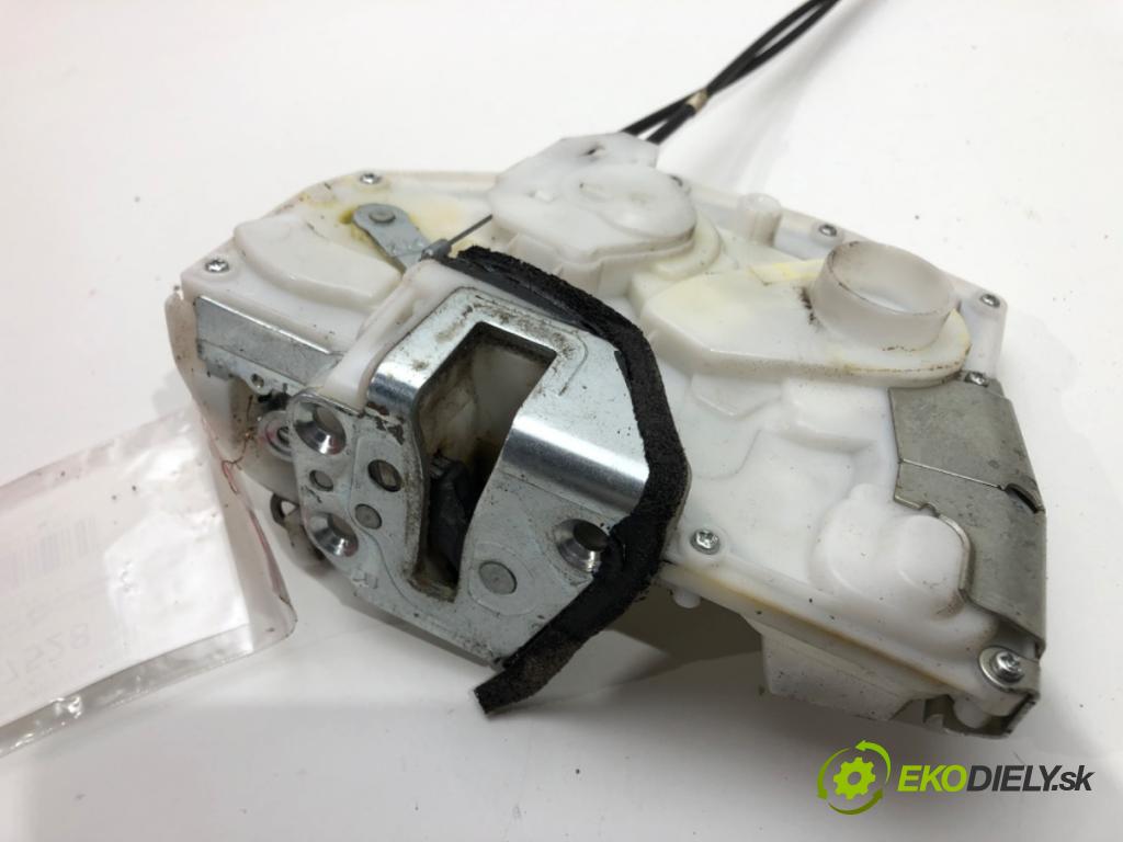 SUZUKI SWIFT III (MZ, EZ) 2005 - 2022    1.3 DDiS (RS 413D) 51 kW [69 KM] olej napędowy 2005 - 2022  zámok dveře pravý přední část