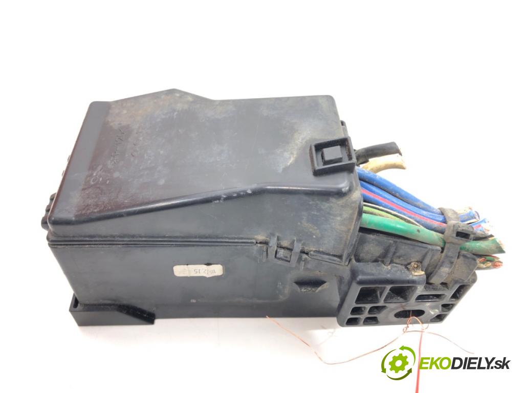 SUZUKI SWIFT III (MZ, EZ) 2005 - 2022    1.3 DDiS (RS 413D) 51 kW [69 KM] olej napędowy 2005 - 2022  skříňka poistková  (Pojistkové skříňky)