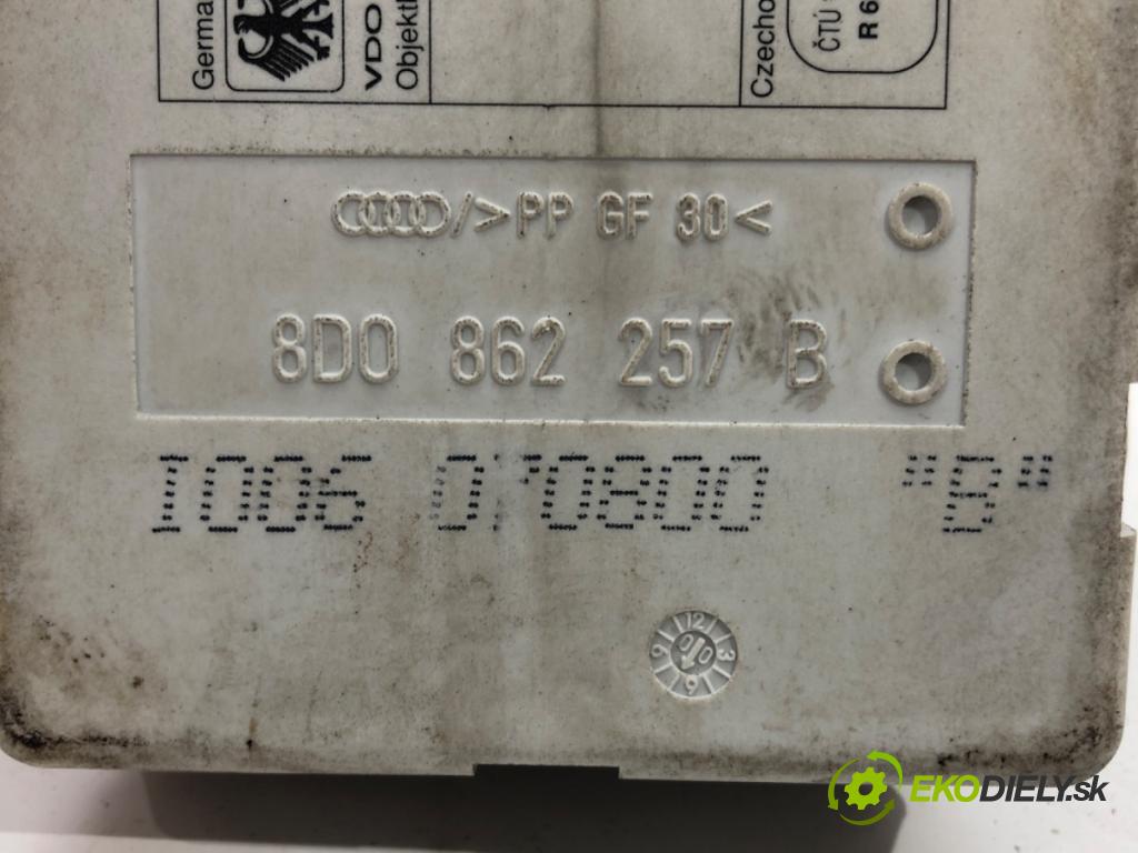 AUDI A4 B5 Avant (8D5) 1994 - 2002    1.9 TDI 85 kW [115 KM] olej napędowy 2000 - 2001  pumpa centrálneho zámku 8D0862257B (Riadiace jednotky centrálneho zámku)