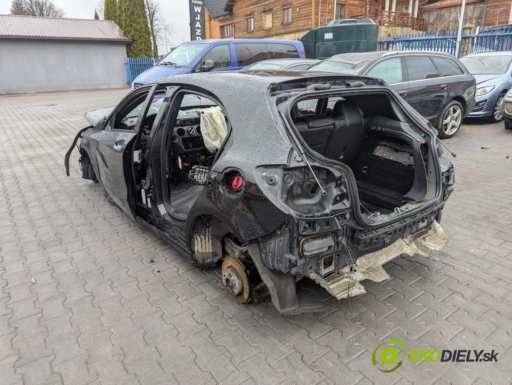 MERCEDES-BENZ KLASA A (W176) 2012 - 2018    A 180 CDI (176.000) 80 kW [109 KM] olej napędowy 2012 - 2014  KAROSERIA ČTVRŤÁK blatník zadní část levý pravý POŠTY: prahy střecha 