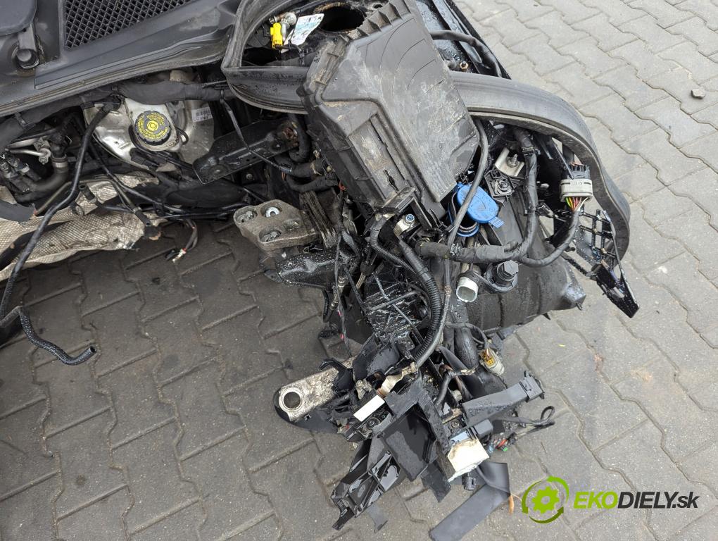 MERCEDES-BENZ KLASA A (W176) 2012 - 2018    A 180 CDI (176.000) 80 kW [109 KM] olej napędowy 2012 - 2014  KAROSERIA ČTVRŤÁK blatník zadní část levý pravý POŠTY: prahy střecha