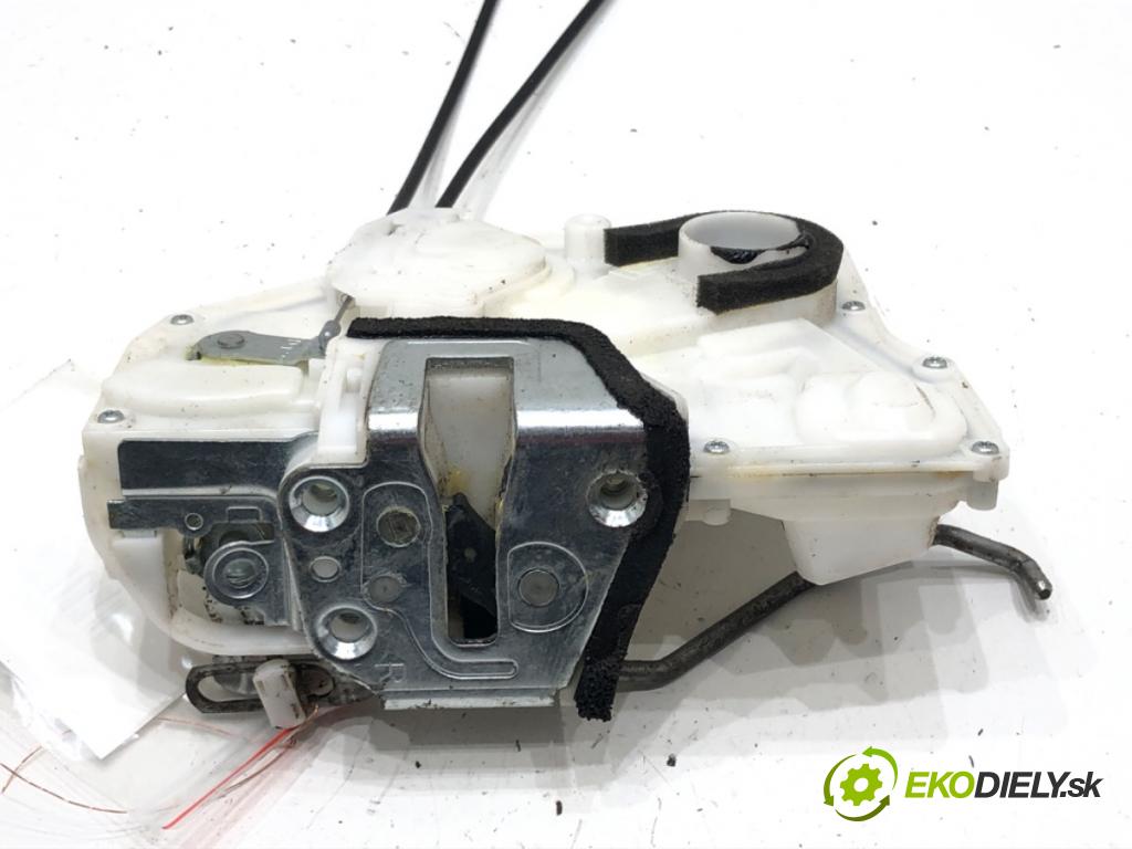 SUZUKI SX4 (EY, GY) 2006 - 2022    1.6 DDIS (RW 416D) 66 kW [90 KM] olej napędowy 2007 - 2022  zámok dveře pravý přední část 82201-79J40