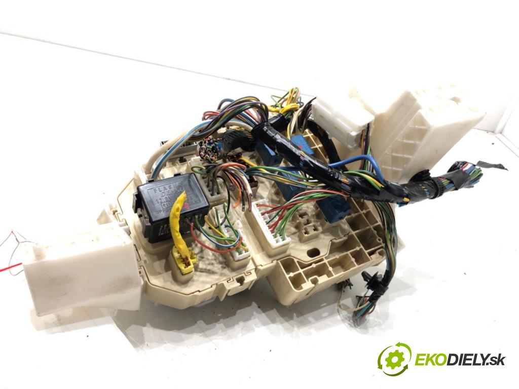 SUZUKI SX4 (EY, GY) 2006 - 2022    1.6 DDIS (RW 416D) 66 kW [90 KM] olej napędowy 2007 - 2022  modul BSI 36770-79J80 (Pojistkové skříňky)