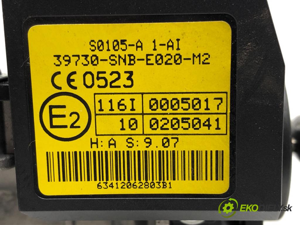 HONDA CIVIC VIII sedan (FD, FA) 2005 - 2022    1.8 (FD1, FD7) 103 kW [140 KM] benzyna 2005 - 2012  spinačka 39730-SNB-E020-M2 (Spínacie skrinky a kľúče)