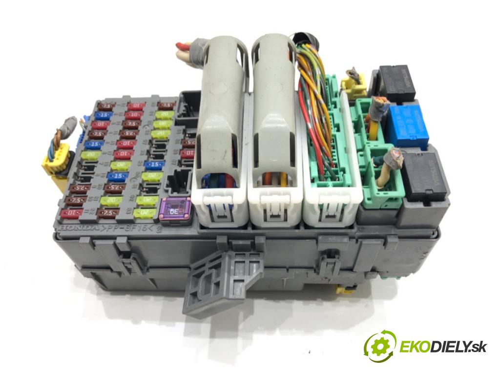 HONDA CIVIC VIII sedan (FD, FA) 2005 - 2022    1.8 (FD1, FD7) 103 kW [140 KM] benzyna 2005 - 2012  modul BSI 52535LE (Pojistkové skříňky)
