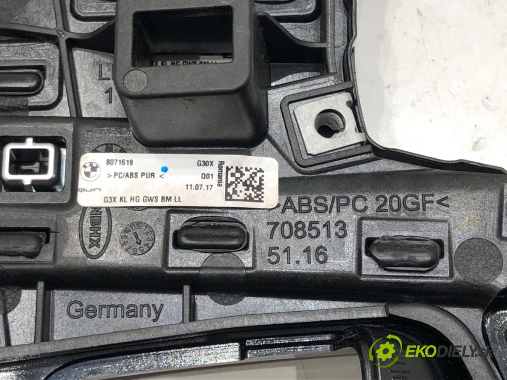 BMW 5 (G30, F90) 2016 - 2022    540 i xDrive 250 kW [340 KM] benzyna 2016 - 2020  lišty kryt 9329579 8071619 (Lišty)