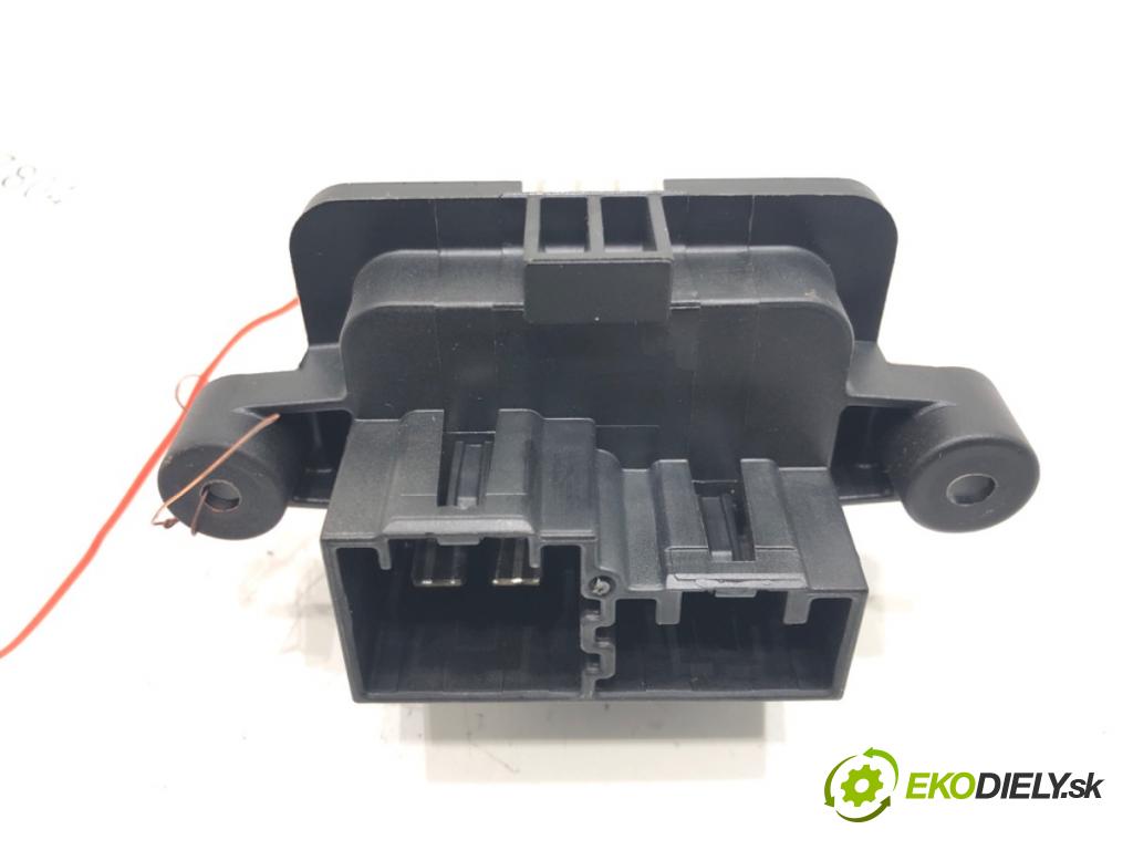 BMW 5 (G30, F90) 2016 - 2022    540 i xDrive 250 kW [340 KM] benzyna 2016 - 2020  odpor rezistor topení vzduchu 16471672 (Odpory topení)