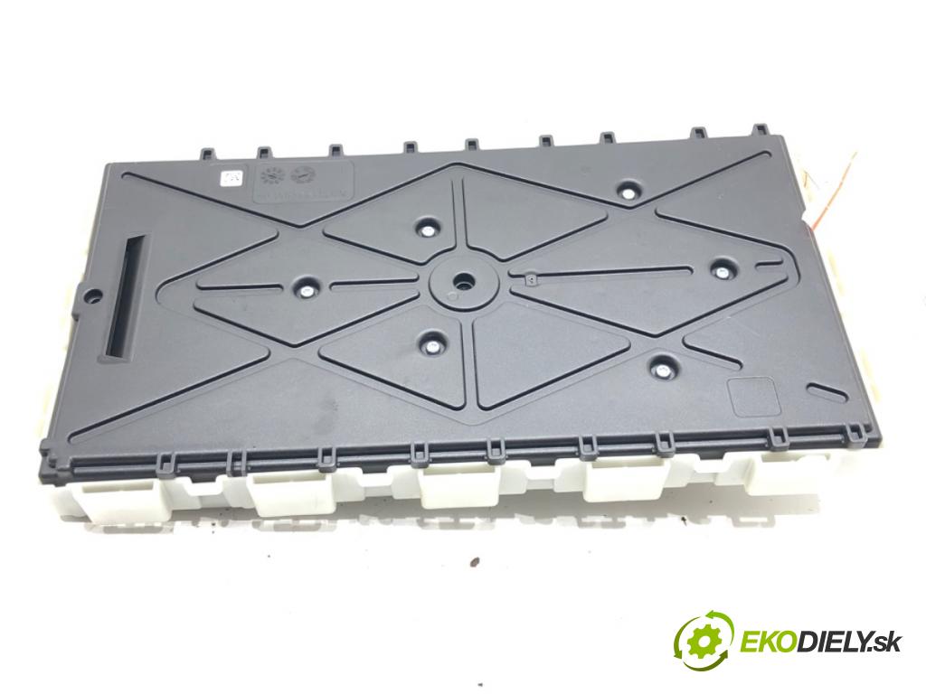 BMW 5 (G30, F90) 2016 - 2022    540 i xDrive 250 kW [340 KM] benzyna 2016 - 2020  Modul BSM 8800386 (Ostatné)