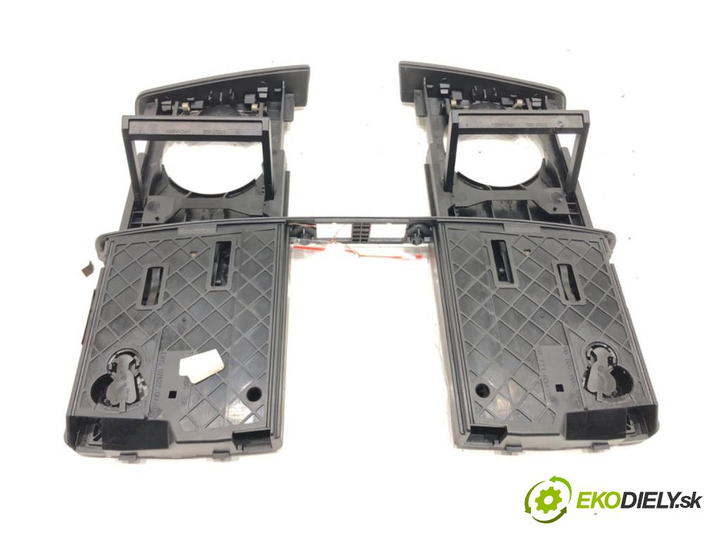 PEUGEOT 508 I (8D_) 2010 - 2018    1.6 HDi 82 kW [112 KM] olej napędowy 2010 - 2018  Držiak na nápoje  (Úchyty, držiaky na nápoje)