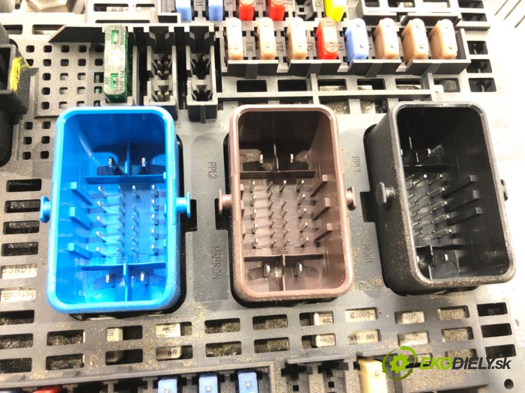 PEUGEOT 508 I (8D_) 2010 - 2018    1.6 HDi 82 kW [112 KM] olej napędowy 2010 - 2018  Modul BSM 9674921980 (Ostatné)