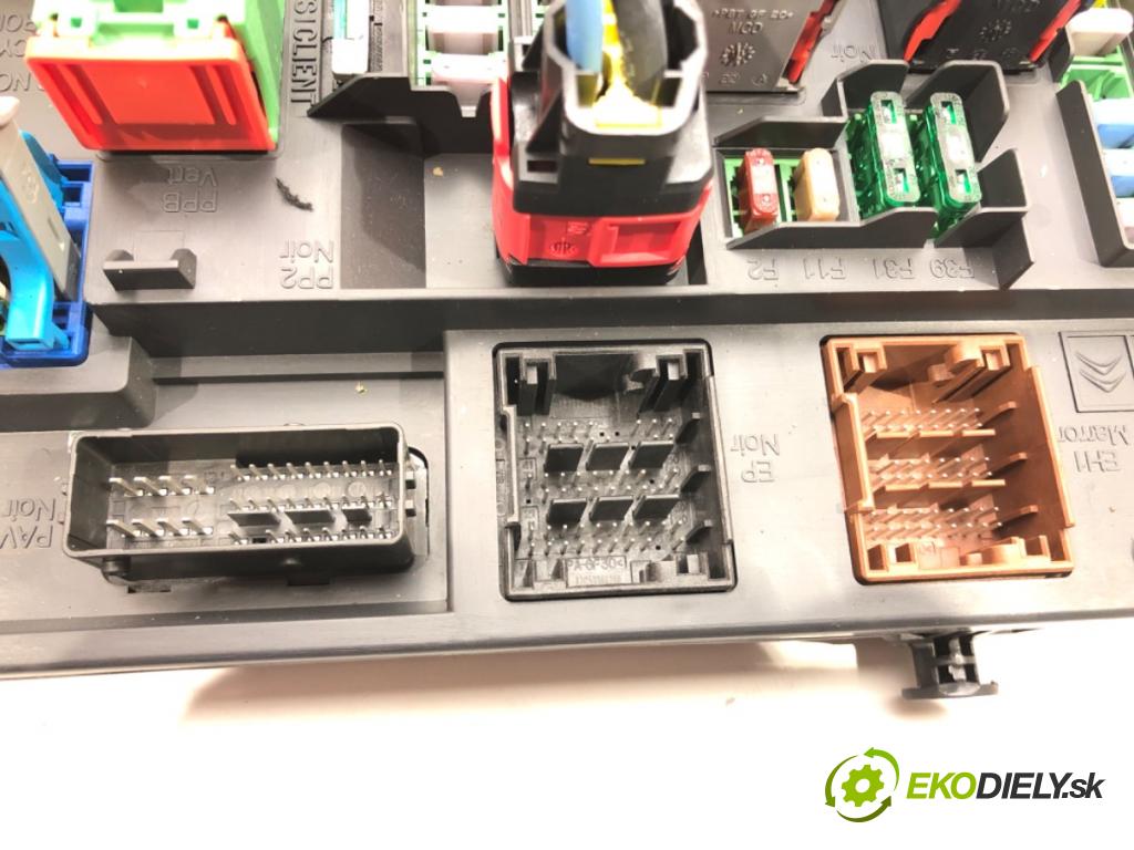 PEUGEOT 508 I (8D_) 2010 - 2018    1.6 HDi 82 kW [112 KM] olej napędowy 2010 - 2018  modul BSI 9665547580 (Pojistkové skříňky)