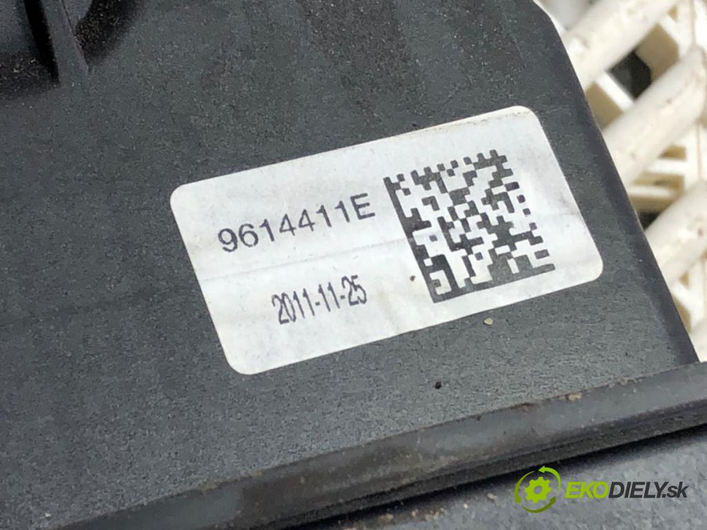 PEUGEOT 508 I (8D_) 2010 - 2018    1.6 HDi 82 kW [112 KM] olej napędowy 2010 - 2018  Kulisa 9614411E (Rýchlostné páky / kulisy)