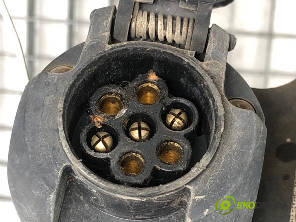 PEUGEOT 508 I (8D_) 2010 - 2018    1.6 HDi 82 kW [112 KM] olej napędowy 2010 - 2018  Hák tažné zařízení  (Tažná zařízení)