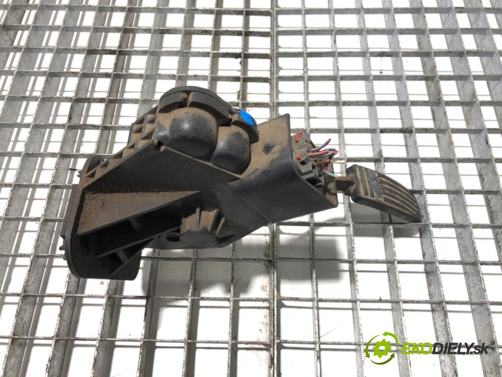 FORD TRANSIT Autobus (FD_ _, FB_ _, FS_ _, FZ_ _, FC_ _) 2000 - 2006    2.0 TDCi (F_F_, F_E_, F_G_) 92 kW [125 KM] olej napędowy 2002 - 2006  Potenciometer plynu YC15-9F836-BD (Pedále)