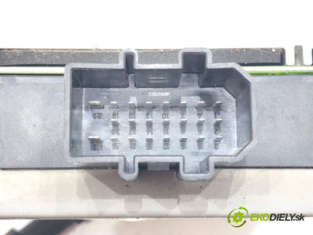 AUDI A4 B7 Avant (8ED) 2004 - 2008    2.0 TDI 103 kW [140 KM] olej napędowy 2004 - 2008  Zosilňovač 8E9035223D (Zosilňovače)