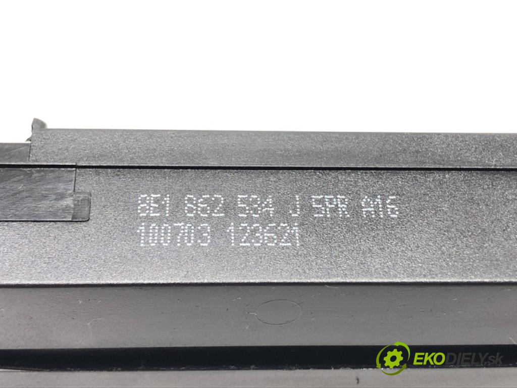 AUDI A4 B7 Avant (8ED) 2004 - 2008    2.0 TDI 103 kW [140 KM] olej napędowy 2004 - 2008  Držiak na nápoje  (Úchyty, držiaky na nápoje)