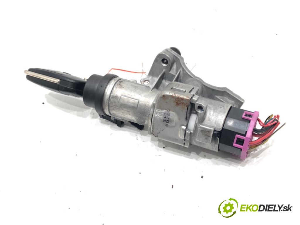 AUDI A4 B7 Avant (8ED) 2004 - 2008    2.0 TDI 103 kW [140 KM] olej napędowy 2004 - 2008  spinačka 4B0905851 (Spínacie skrinky a kľúče)