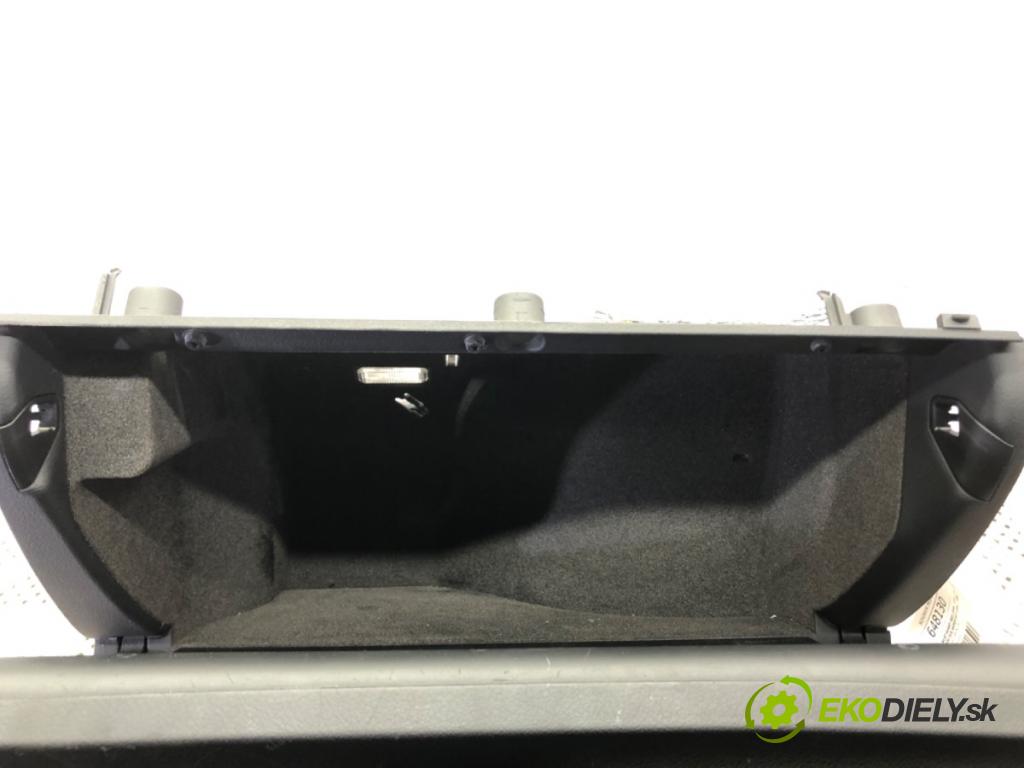 AUDI A4 B7 Avant (8ED) 2004 - 2008    2.0 TDI 103 kW [140 KM] olej napędowy 2004 - 2008  Priehradka, kastlík spolujazdca  (Priehradky, kastlíky)