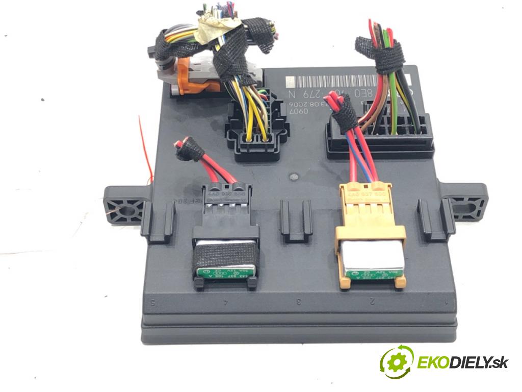 AUDI A4 B7 Avant (8ED) 2004 - 2008    2.0 TDI 103 kW [140 KM] olej napędowy 2004 - 2008  Modul svetiel 8E0907279N (Ostatné)