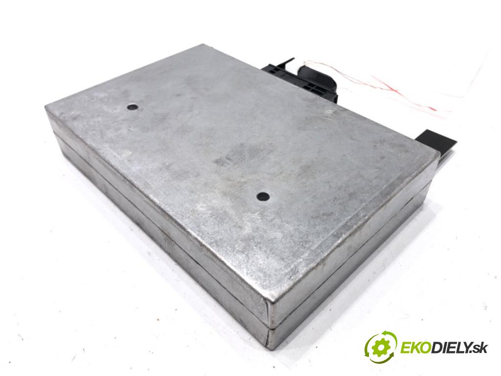 AUDI A4 B7 Avant (8ED) 2004 - 2008    2.0 TDI 103 kW [140 KM] olej napędowy 2004 - 2008  Modul BLUETOOTH 8P0862335H (Ostatné)