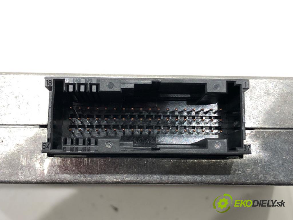 AUDI A4 B7 Avant (8ED) 2004 - 2008    2.0 TDI 103 kW [140 KM] olej napędowy 2004 - 2008  Modul BLUETOOTH 8P0862335H (Ostatné)