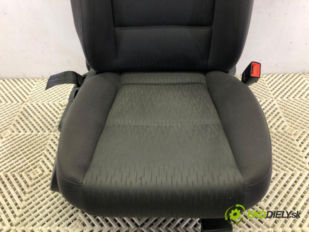 AUDI A4 B7 Avant (8ED) 2004 - 2008    2.0 TDI 103 kW [140 KM] olej napędowy 2004 - 2008  Sedadlo pravy predný
