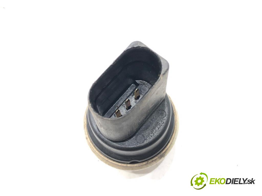 AUDI A4 B7 Avant (8ED) 2004 - 2008    2.0 TDI 103 kW [140 KM] olej napędowy 2004 - 2008  snímač klimatizace 8E0959126 (Snímače)