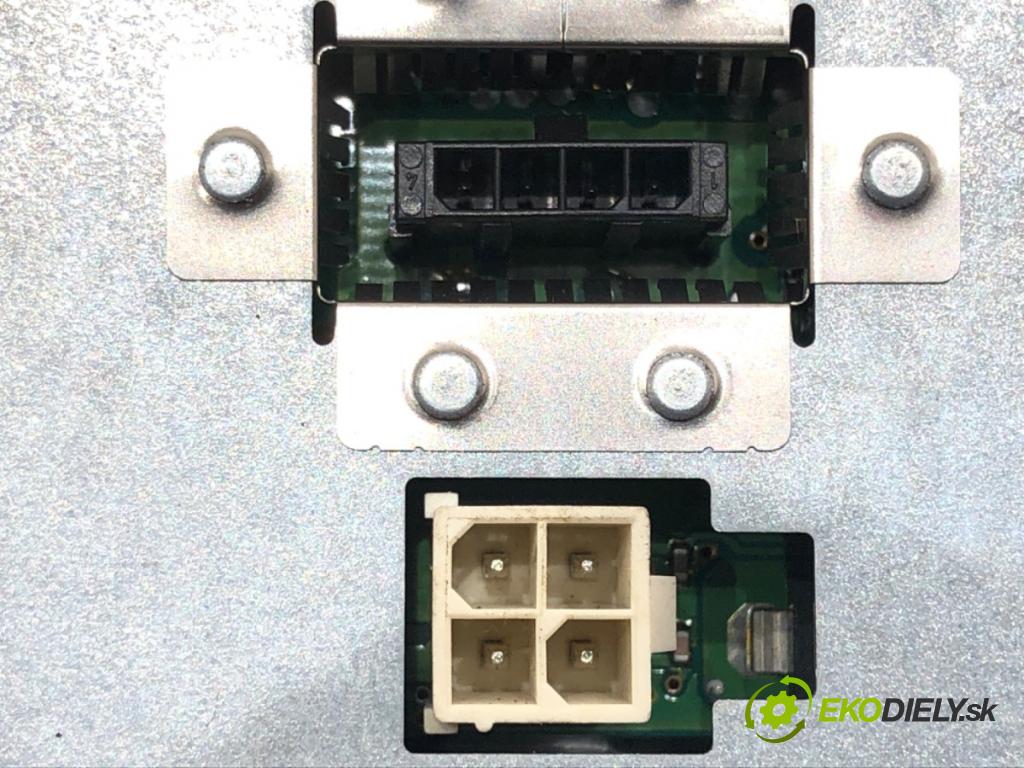 BMW X3 (E83) 2003 - 2011    2.0 sd 130 kW [177 KM] olej napędowy 2007 - 2008  Menič XENON 1307329153 (Riadiace jednotky xenónu)