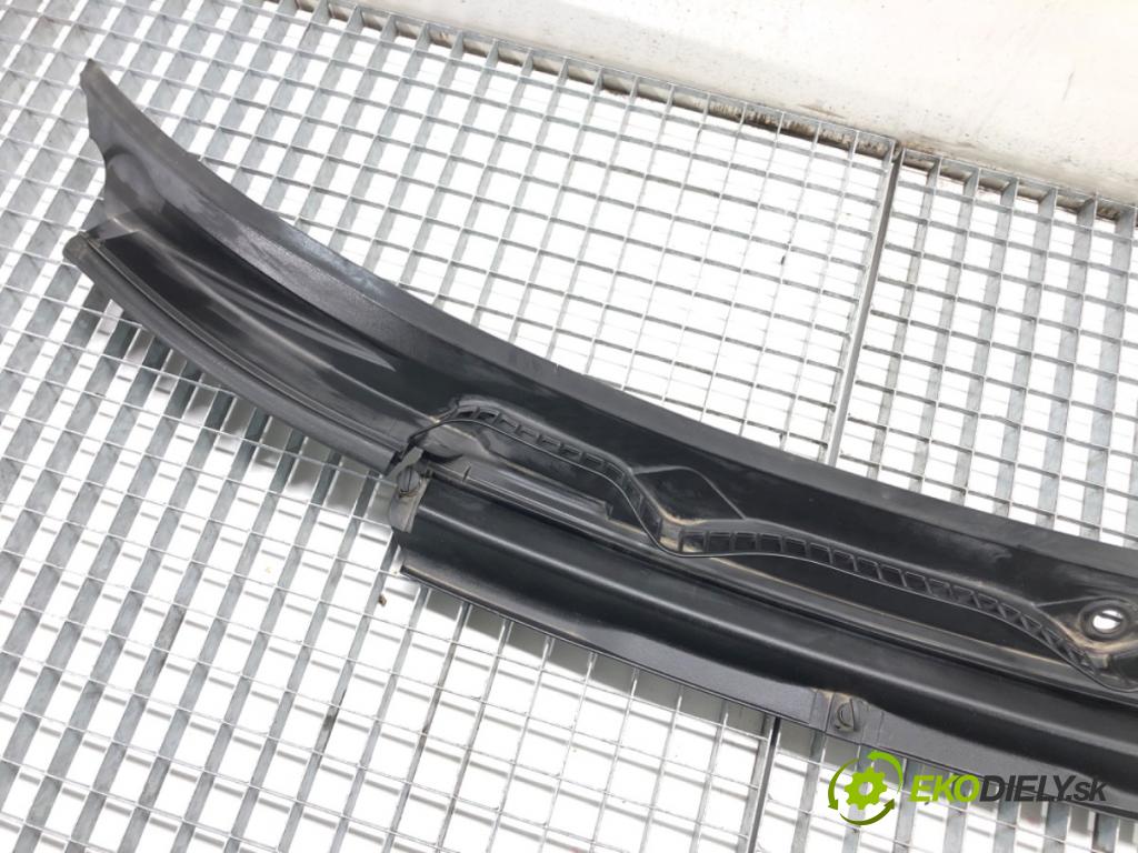 BMW X3 (E83) 2003 - 2011    2.0 sd 130 kW [177 KM] olej napędowy 2007 - 2008  Torpédo, plast pod čelné okno  (Torpéda)