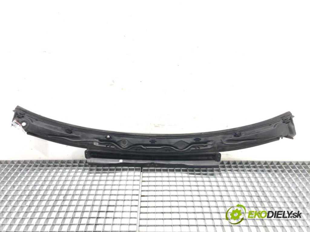 BMW X3 (E83) 2003 - 2011    2.0 sd 130 kW [177 KM] olej napędowy 2007 - 2008  Torpédo, plast pod čelné okno  (Torpéda)