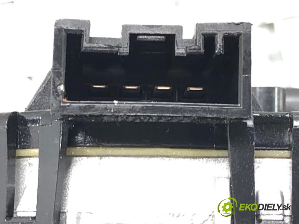 BMW X3 (E83) 2003 - 2011    2.0 sd 130 kW [177 KM] olej napędowy 2007 - 2008  Mechanizmus stieračov predný 7051669 (Motorčeky stieračov predné)