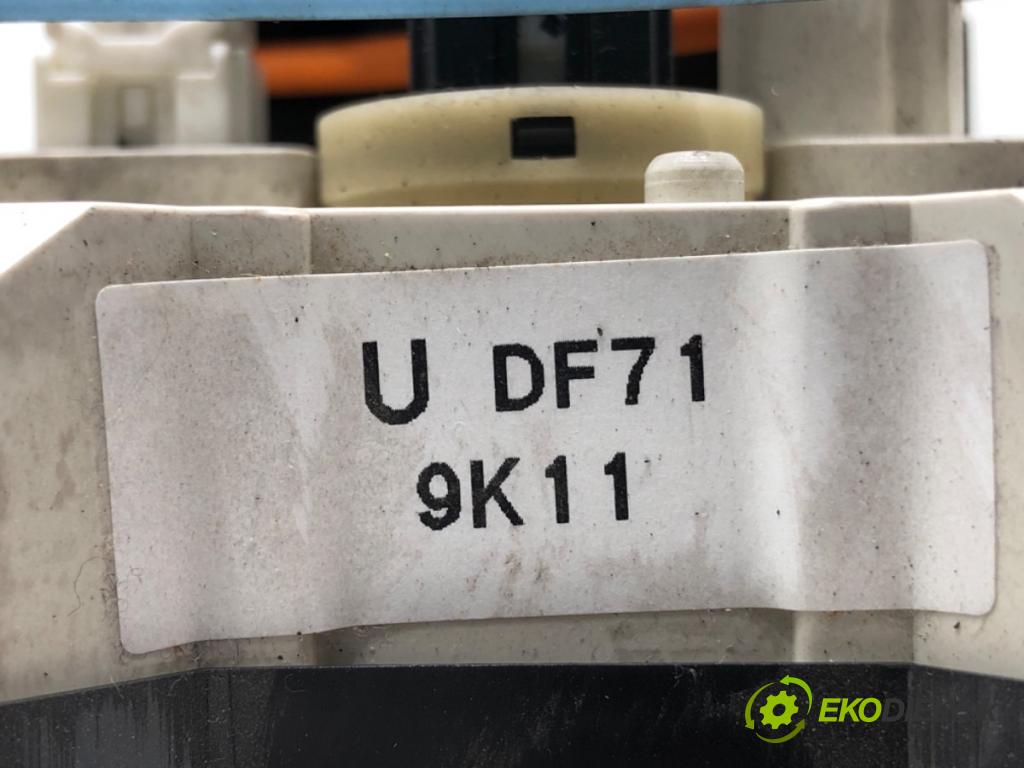 MAZDA 2 (DE_, DH_) 2007 - 2015    1.4 MZR-CD 50 kW [68 KM] olej napędowy 2008 - 2015  Panel ovládania kúrenia UDF71 (Prepínače, spínače, tlačidlá a ovládače kúrenia)