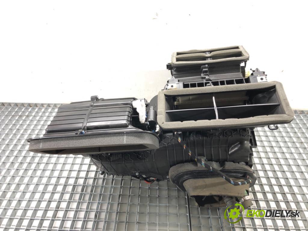 JEEP COMPASS (MP, M6) 2016 - 2022    2.4 MultiAir 4x4 129 kW [175 KM] benzyna 2017 - 2022  topné těleso radiátor topení komplet KOMBAJN P68245110AH (Radiátory topení)