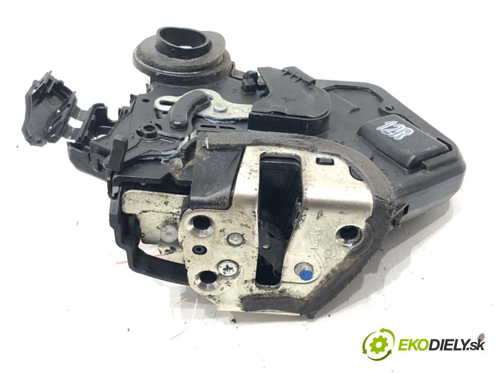 TOYOTA COROLLA Verso (ZER_, ZZE12_, R1_) 2004 - 2009    2.2 D-4D (AUR10_) 100 kW [136 KM] olej napędowy 2005 - 2009  zámok dveře pravý zadní část 