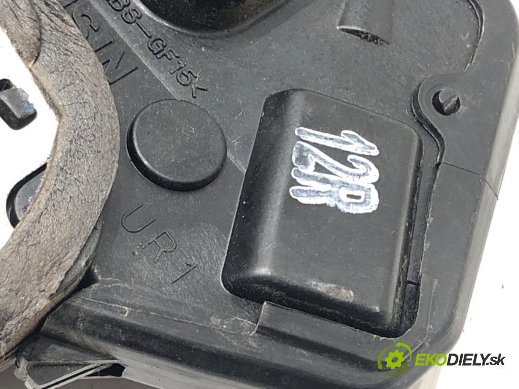 TOYOTA COROLLA Verso (ZER_, ZZE12_, R1_) 2004 - 2009    2.2 D-4D (AUR10_) 100 kW [136 KM] olej napędowy 2005 - 2009  zámok dveře pravý zadní část