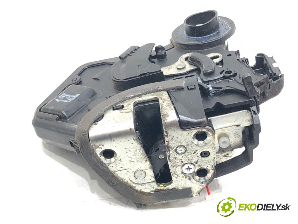 TOYOTA COROLLA Verso (ZER_, ZZE12_, R1_) 2004 - 2009    2.2 D-4D (AUR10_) 100 kW [136 KM] olej napędowy 2005 - 2009  zámok dveře levý zadní část 